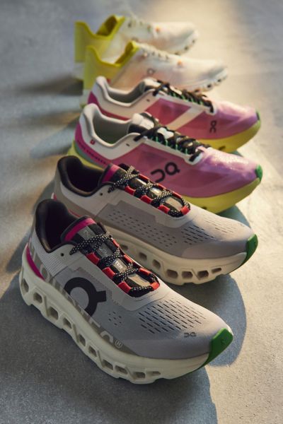 On Cloudmonster Sneaker