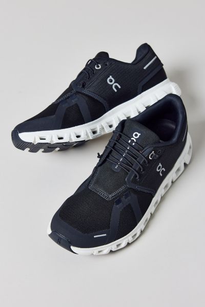 On Cloud 6 Sneakers Black White In Black/white