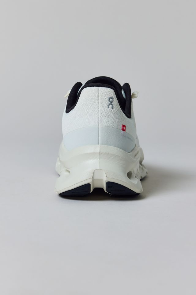 On Women's Cloudtilt Sneaker #4
