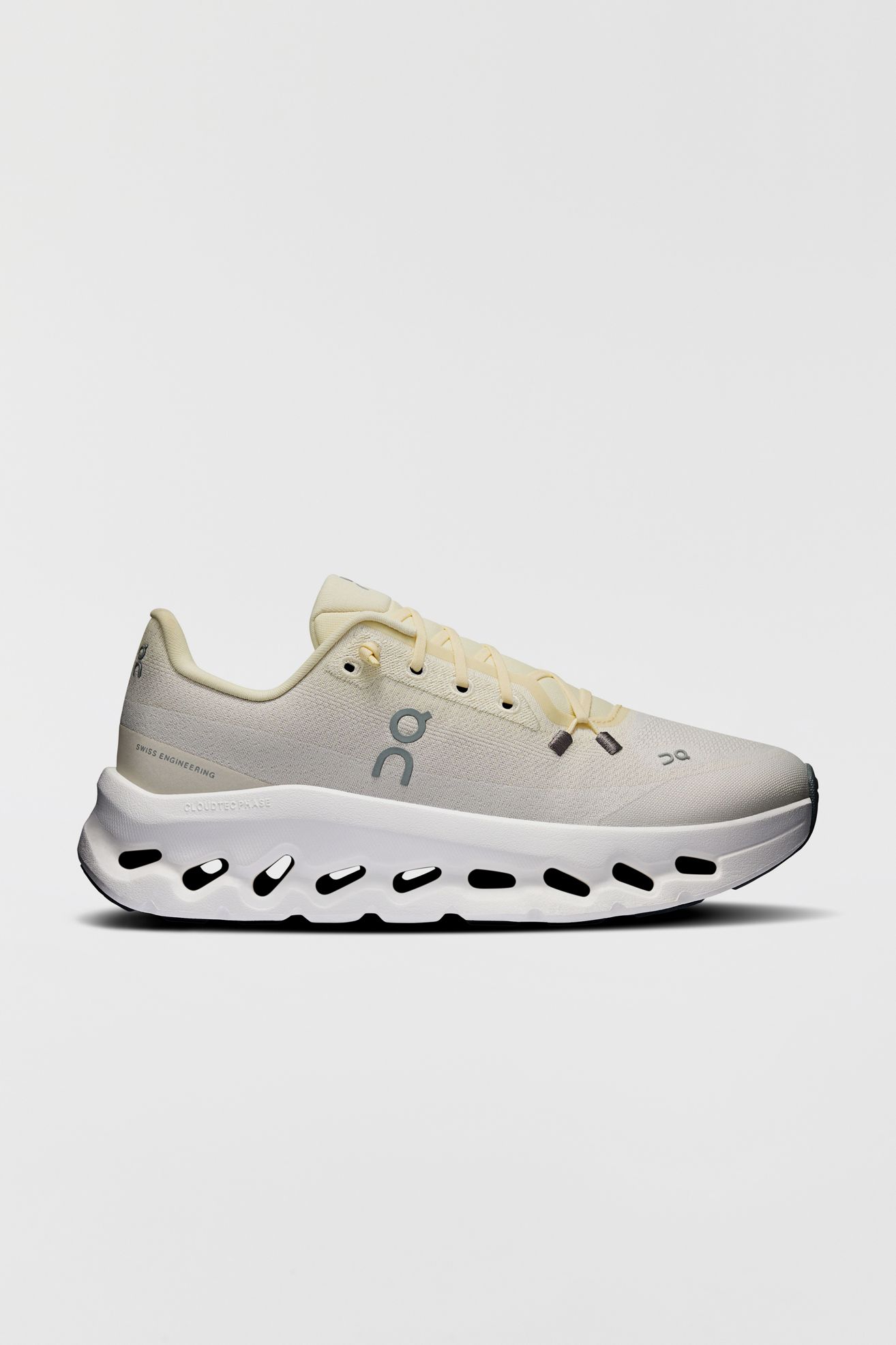 On Women's Cloudtilt Sneaker