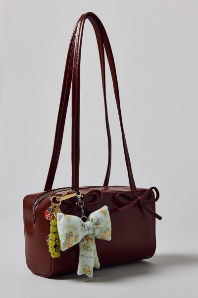 【関税・送料無料】Urban Outfitters★Kimchi Blue リボンバッグ Kimchi Blue Bow Faux Leather Hobo Bag | Urban Outfitters