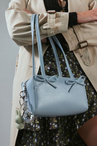 【関税・送料無料】Urban Outfitters★Kimchi Blue リボンバッグ Kimchi Blue Bow Faux Leather Hobo Bag | Urban Outfitters