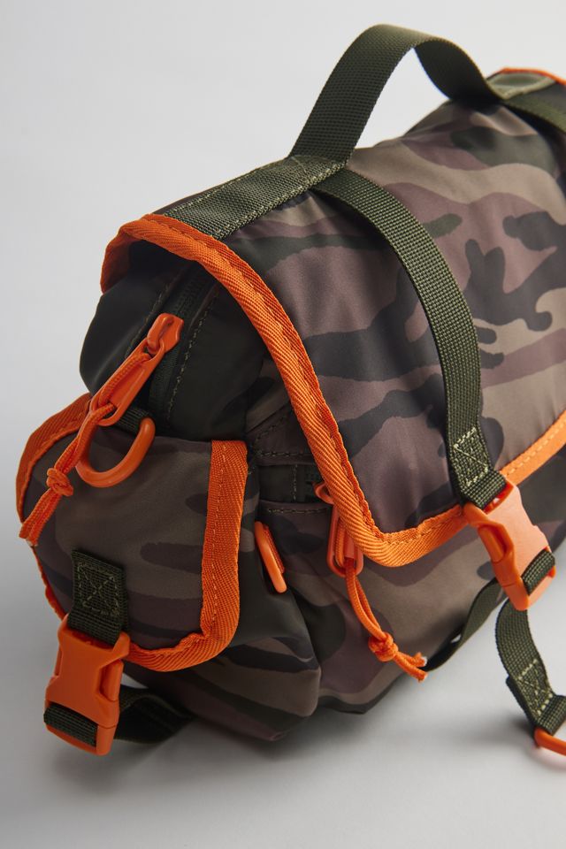 バッグ Mini Messenger Bag  Camo Duffle Camo Pattern Duffle Crossbody Messenger Bag | Urban Outfitters