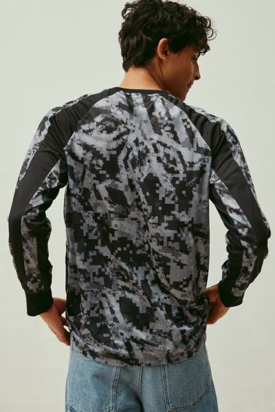 Umbro Printed Long Sleeve Jersey Tee