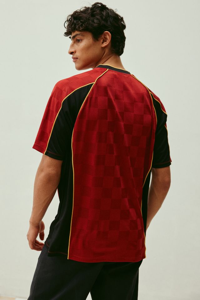 ★Umbro Panelled Raglan Football Jersey 関税込★ Umbro Paneled Raglan Jersey Tee | Urban Outfitters