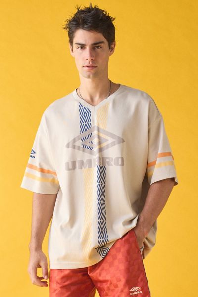 Umbro UO Exclusive V-Neck Tee