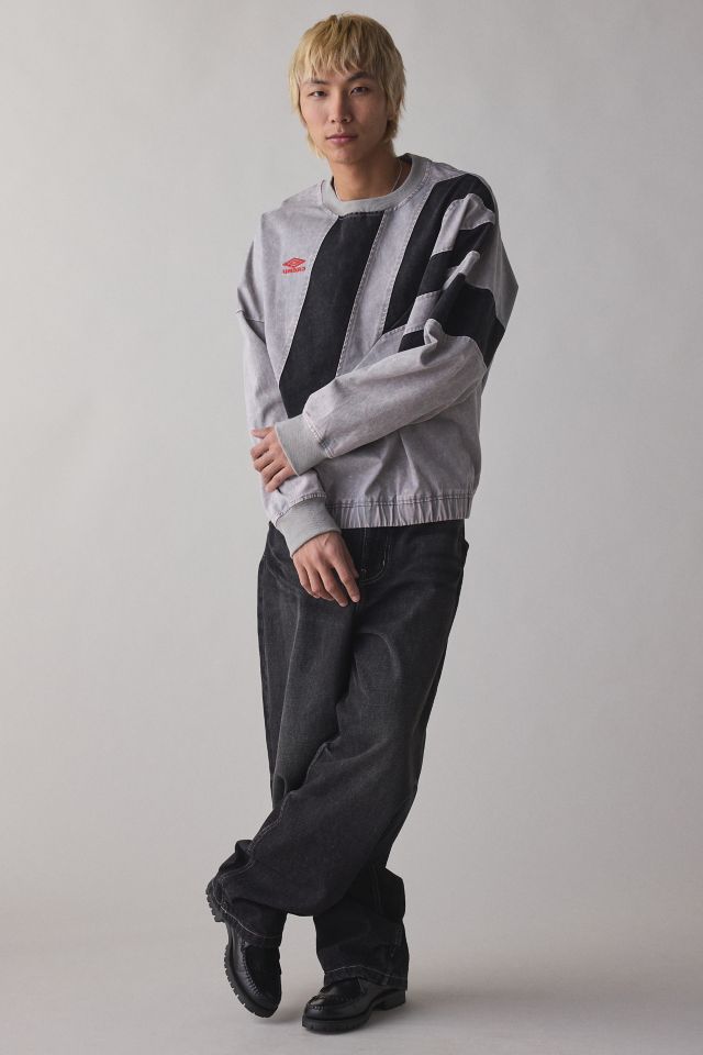 Umbro Washed Diamond Drill Crew Neck Sweatshirt | Urban
