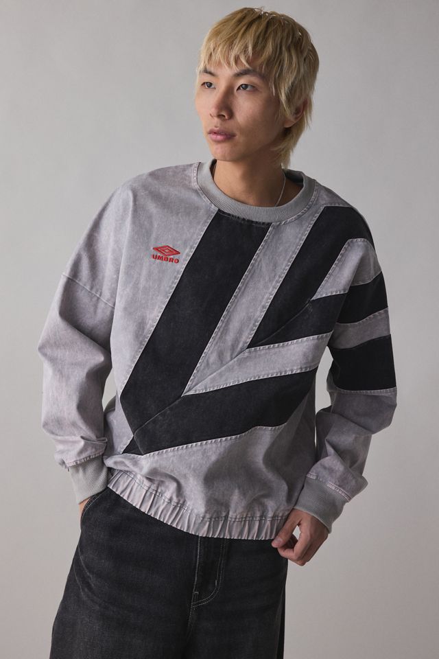 Umbro Washed Diamond Drill Crew Neck Sweatshirt | Urban Umbro Washed Diamond Drill Crew Neck Sweatshirt | Urban