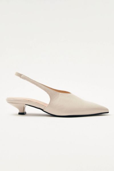 ALOHAS EROS LEATHER SLINGBACK KITTEN HEEL IN CREAM, WOMEN'S AT URBAN OUTFITTERS 
