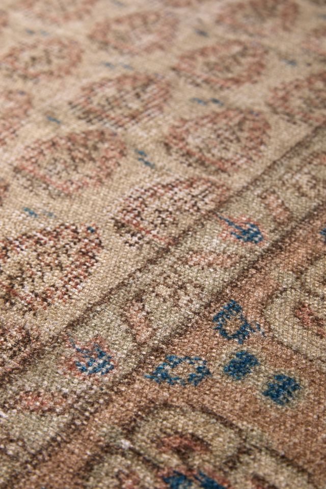 Dorset Blush Floral Rectangular 5' x 7'6" Synthetic Rug