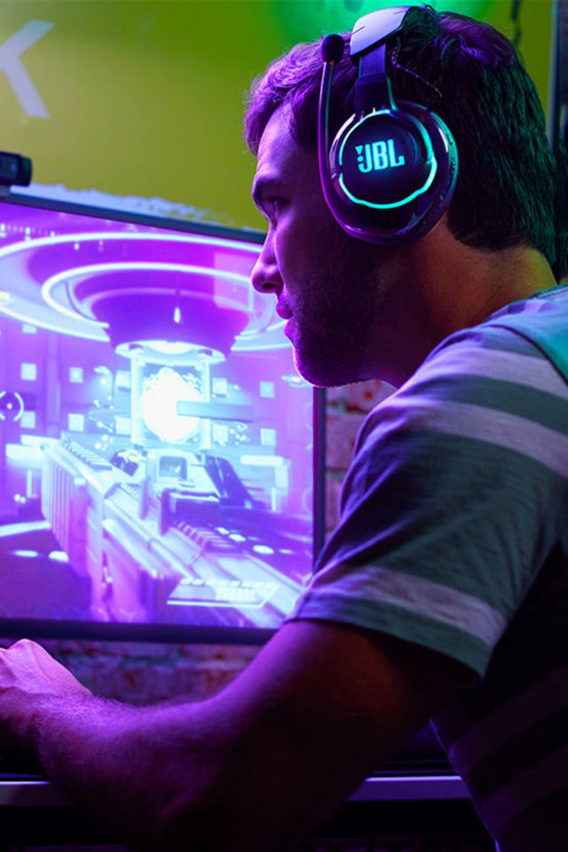 JBL Quantum 810 Wireless Over-Ear Gaming Headset #4
