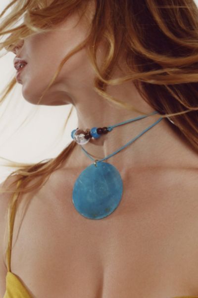 Urban Outfitters☆ メタリック貝殻シェル・ロングネックレス Shell Necklaces | Urban Outfitters