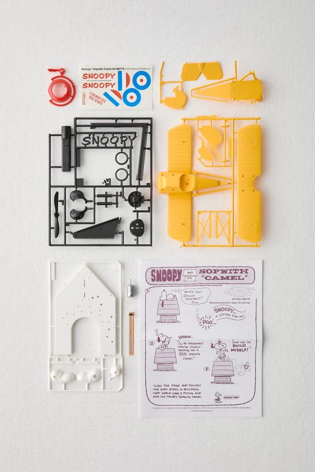 Kit de Modèle Réduit d'Avion Snoopy & Son Avion Sopwith Camel de Peanuts à Assembler Soi-Même #1
