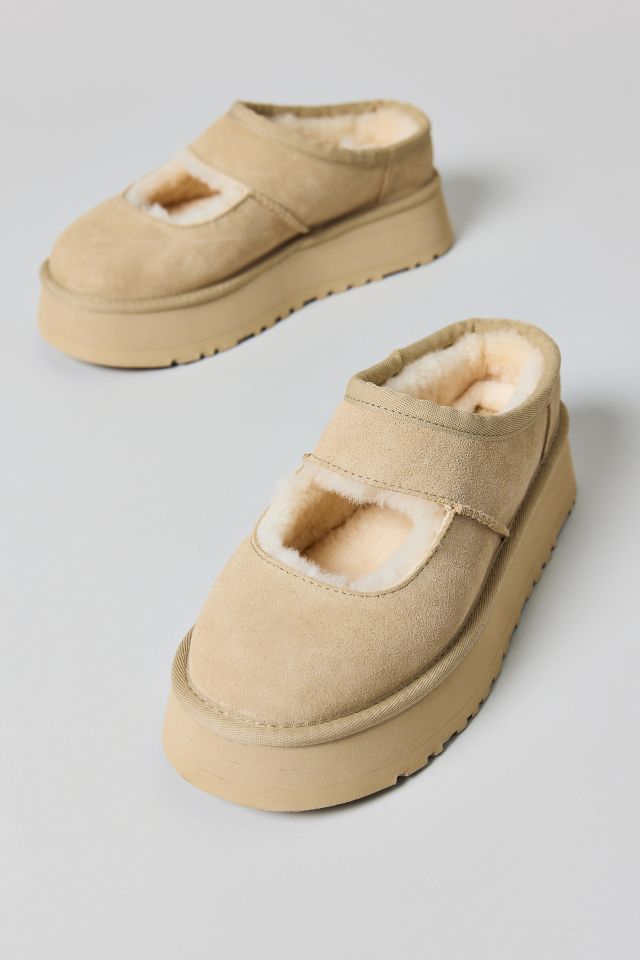 UGG Women's Bea Platform Mary Jane Shoe