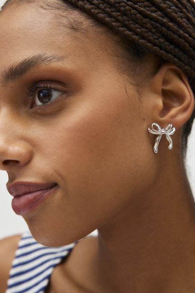 Women s Earrings Hoops Studs Earring Cuffs Urban Outfitters Canada