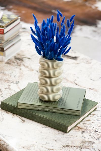 Me Make Pretty Five Ring Vase