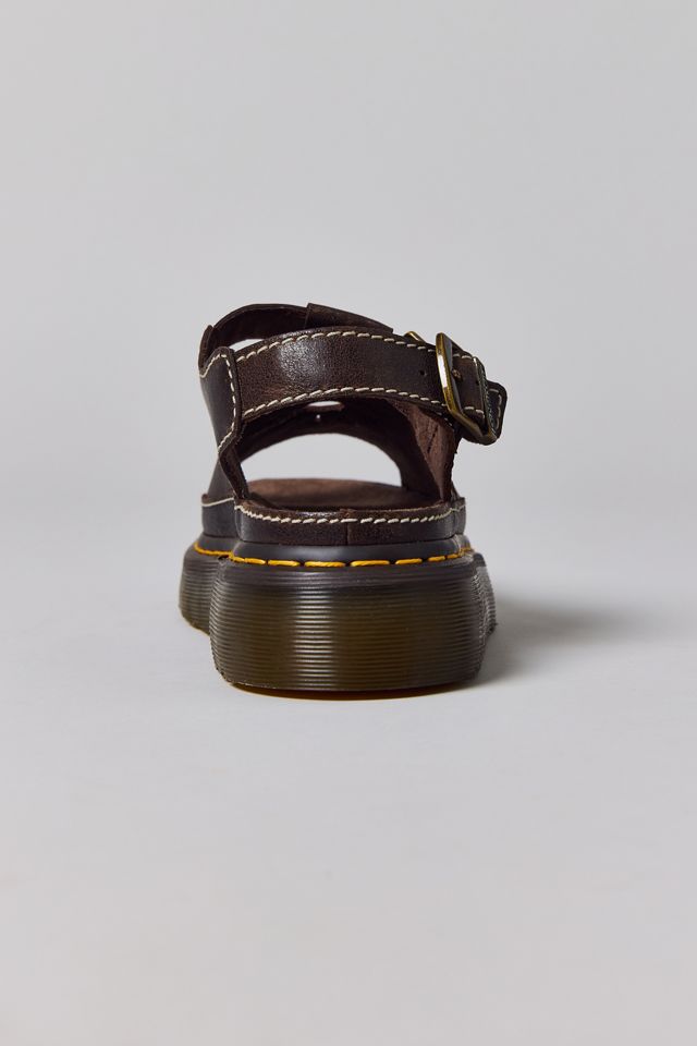 Dr. Martens Women's Dunnet Flower T-Strap Sandal | Urban Outfitters