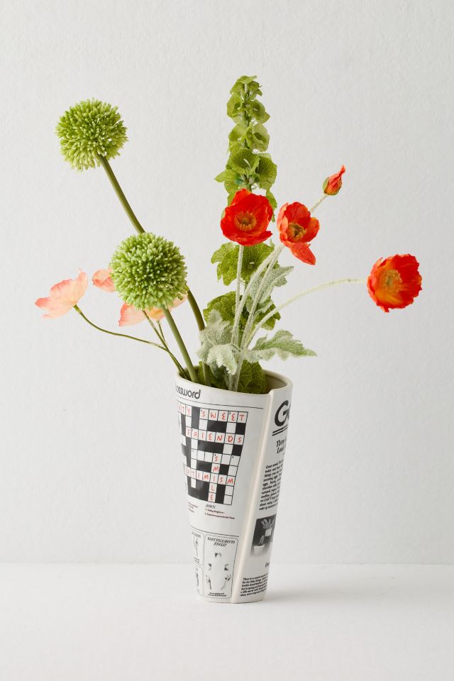 ban.do Newspaper Vase #1