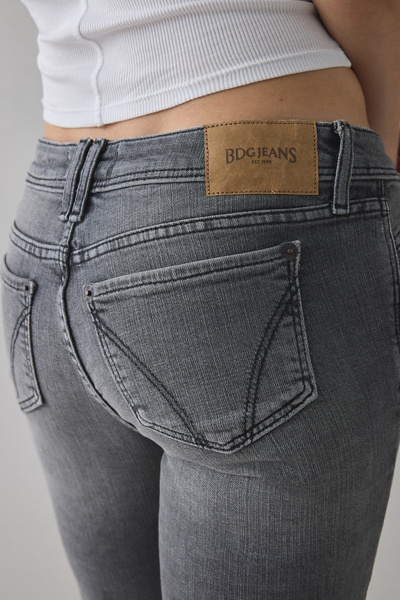 BDG Brooke Low-Rise Flare Jean5