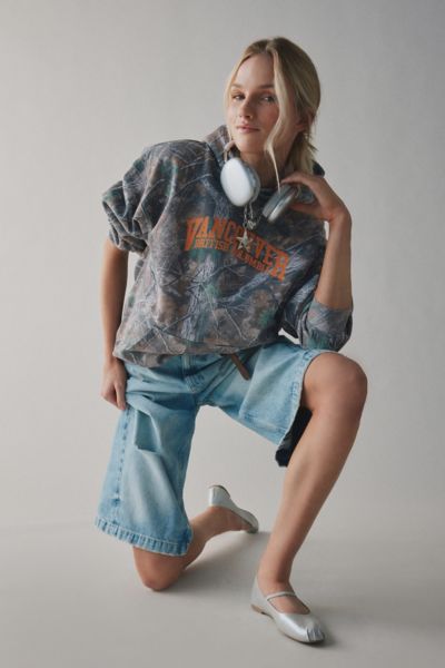 URBAN OUTFITTERS VANCOUVER GRAPHIC WOODLAND CAMO HOODIE SWEATSHIRT IN CAMO, WOMEN'S AT URBAN OUTFITTERS 