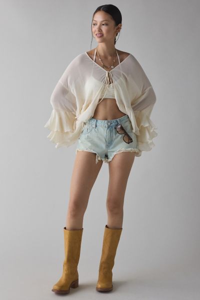 BDG GEORGIE DENIM CUTOFF SHORT IN LANA WASH, WOMEN'S AT URBAN OUTFITTERS 