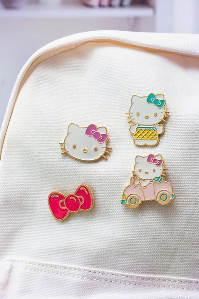 Sanrio Hello Kitty 4-Piece Enamel Pin Set | Urban Outfitters