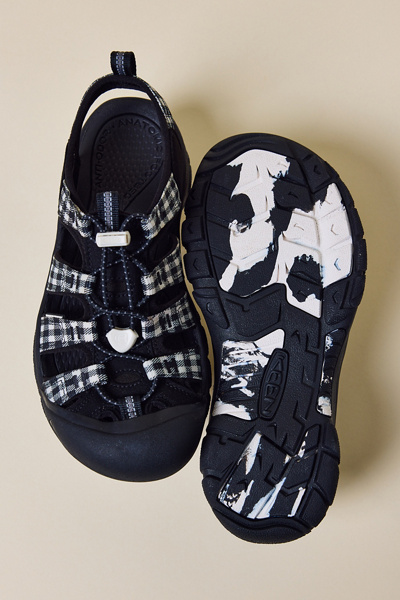 Keen Women's Newport H2 Monochrome Sandals | Urban Outfitters