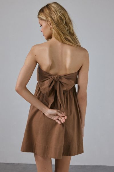 BDG JULIANA SMOCKED STRAPLESS MINI DRESS IN LIGHT BROWN, WOMEN'S AT URBAN OUTFITTERS 