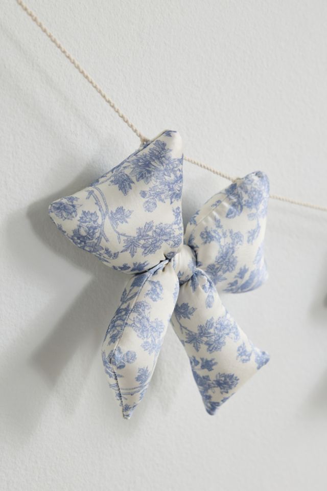 Satin Puffy Fabric Bow Garland #2