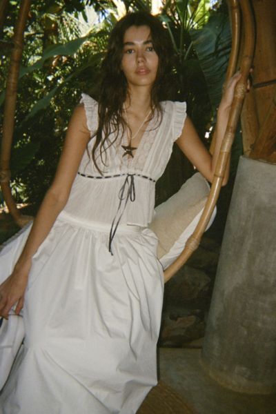 新品　アメリカ購入　urban outfitters　レース　白アイボリー Women's White Lace Tops | Urban Outfitters