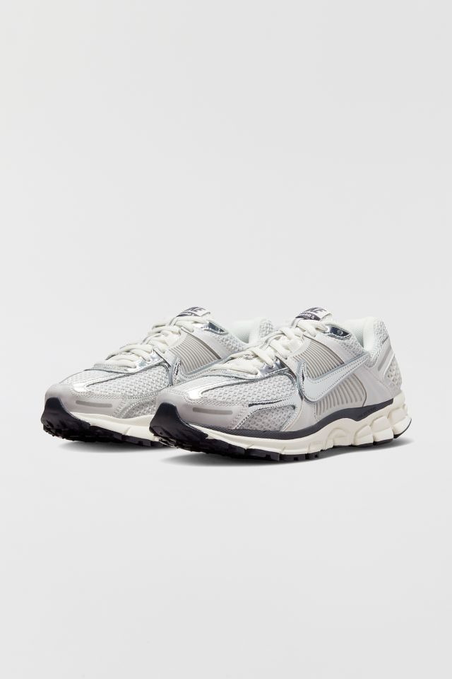 Nike Women's Zoom Vomero 5 Sneaker #1