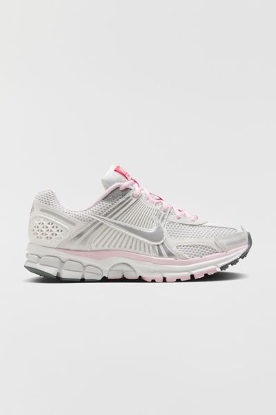 Nike Women's Zoom Vomero 5 Lightweight Sneaker
