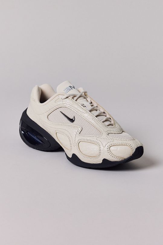 Nike Women's Air Max Muse Sneaker