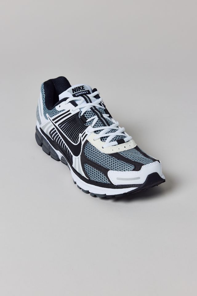 Nike Men's Zoom Vomero 5 SE SP Sneaker