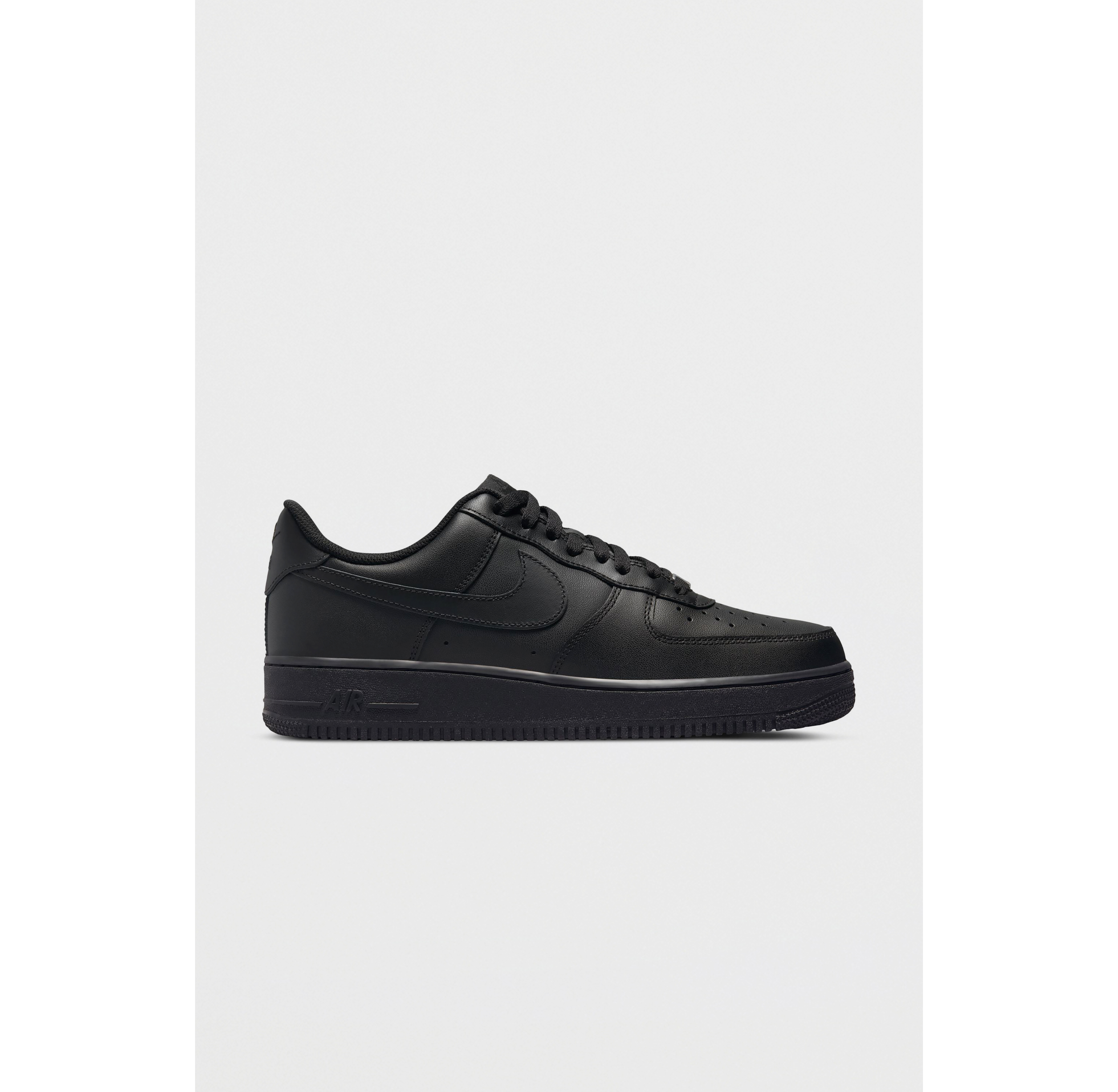 Nike Men's Air Force 1 '07 Sneakers