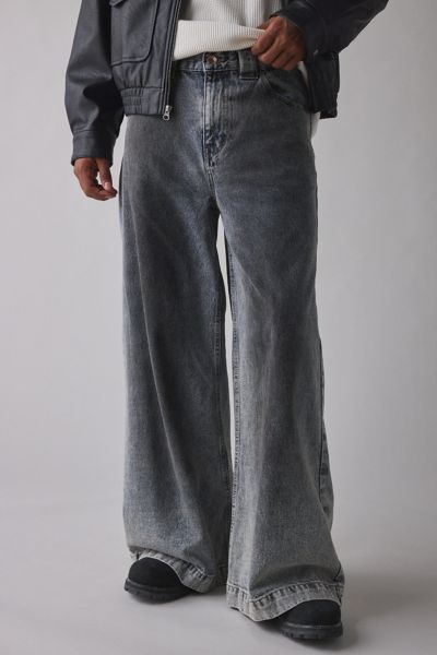 BDG Cone Relaxed Fit Jean
