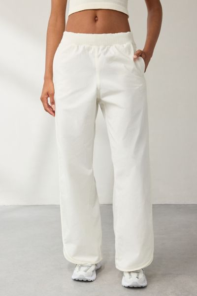 Nike Sportswear Collection Twill Mid-Rise Track Pant