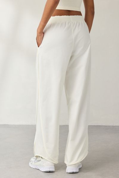 Nike Sportswear Collection Twill Mid-Rise Track Pant