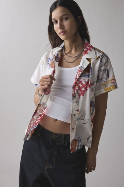 BDG ASHER PRINTED SOUVENIR SHORT SLEEVE BUTTON-DOWN SHIRT IN DINER PRINT, WOMEN'S AT URBAN OUTFITTERS 