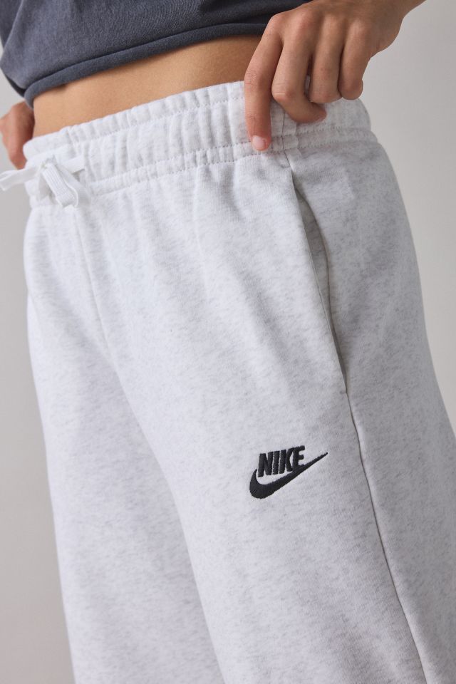 Nike Sportswear Club Fleece Mid-Rise Oversized Sweatpant #2