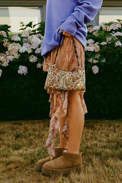 【関税・送料無料】Urban Outfitters★Kimchi Blue リボンバッグ Kimchi Blue Blair Bow Bag | Urban Outfitters