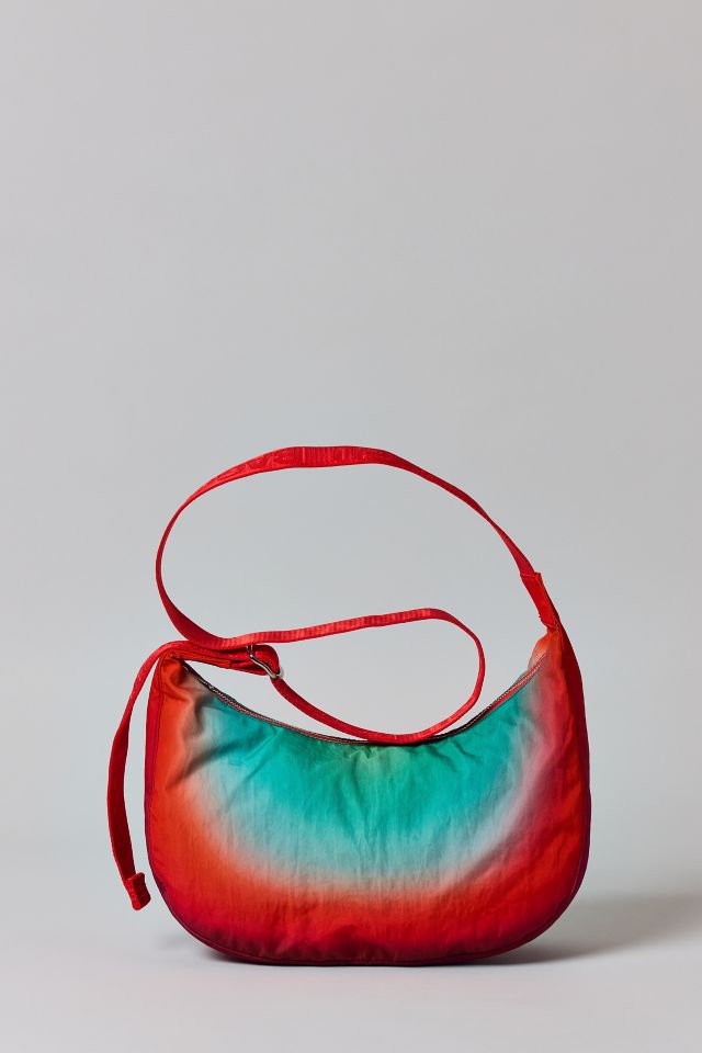 【完売必至】Urban Outfitters限定色 Medium Nylon Crescent Bag 97233902_060_b