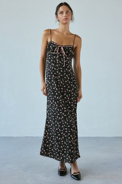 KISS THE SKY STEALING BEAUTY FLORAL MAXI DRESS IN BLACK, WOMEN'S AT URBAN OUTFITTERS 