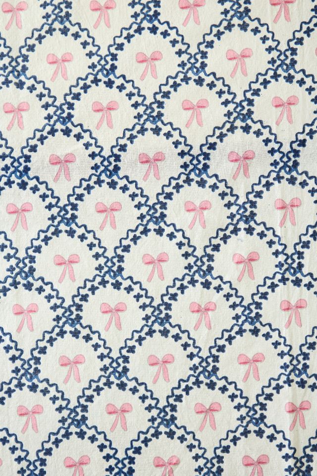 Bow Pattern Embellished Tablecloth #1