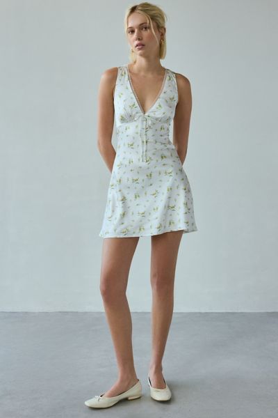 KISS THE SKY CAMILLE LACE-TRIM SATIN SLIP MINI DRESS IN WHITE, WOMEN'S AT URBAN OUTFITTERS 