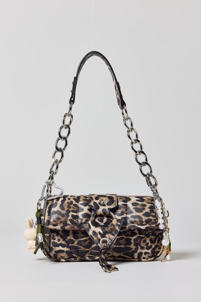 【Urban Outfitters】バックル バッグ Silence + Noise Hailey Silence + Noise Hailey Buckle Bag | Urban Outfitters