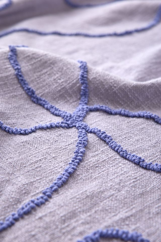 Wild Bows Tufted Throw Blanket