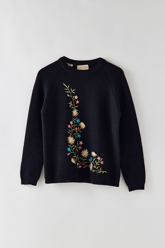 Round Neck Sweater with Floral Accents