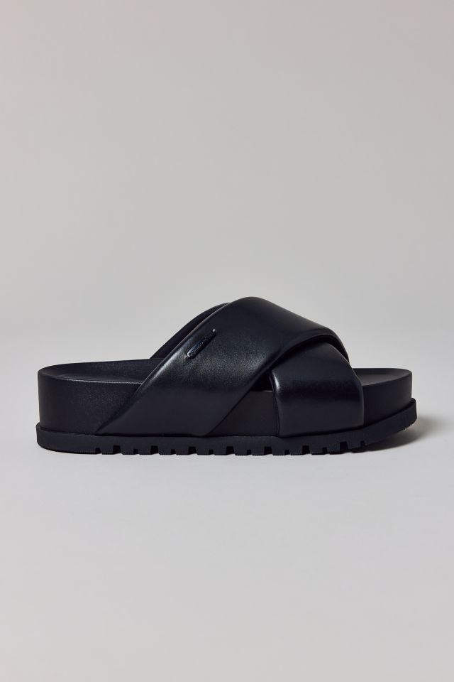 ★CHARLES&KEITH★Crossover-Strap Flatform Sandals/送料込 Charles & Keith Crossover Strap Flatform Sandal | Urban