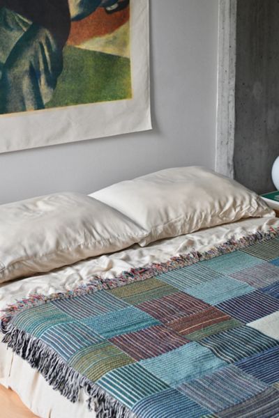 Clr Shop Boxer Woven Throw Blanket